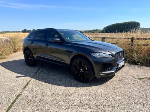 Jaguar F Pace
