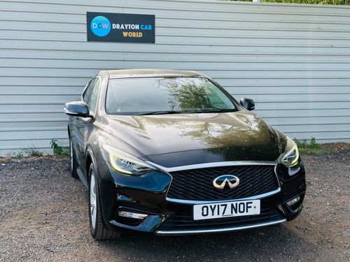 Infiniti Q30