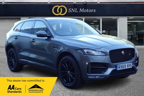 Jaguar F Pace