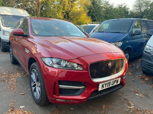 Jaguar F Pace