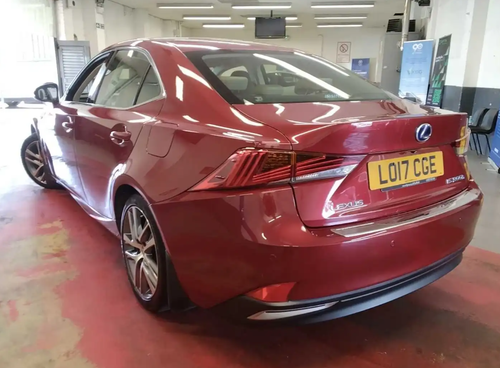 Lexus IS