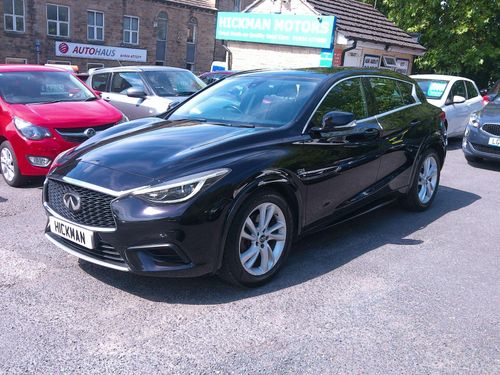Infiniti Q30