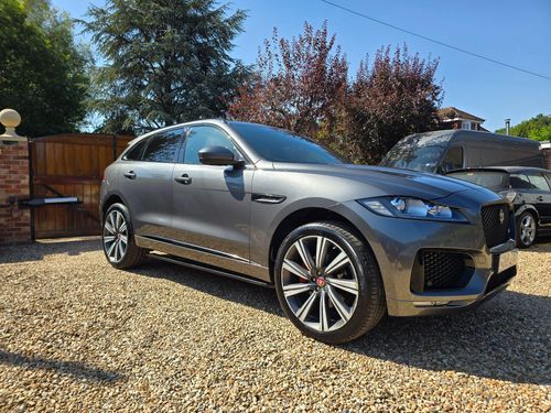 Jaguar F Pace