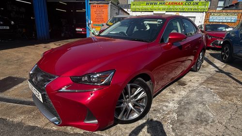 Lexus IS