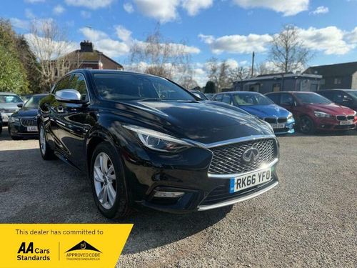Infiniti Q30