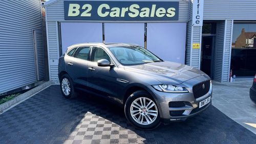Jaguar F Pace