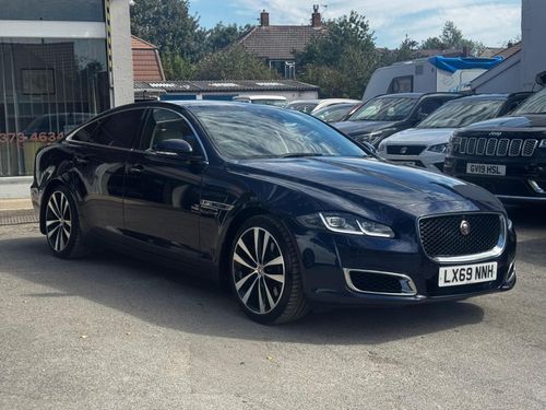Jaguar XJ