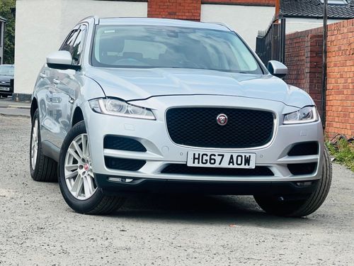 Jaguar F Pace