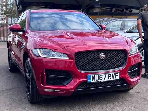 Jaguar F Pace