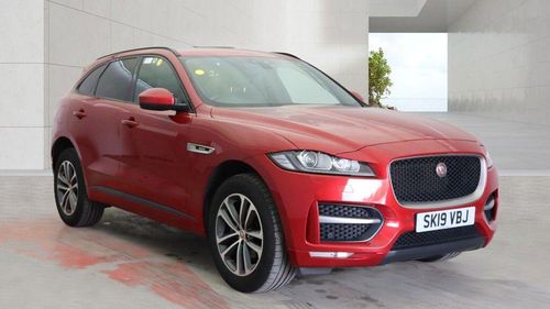 Jaguar F Pace