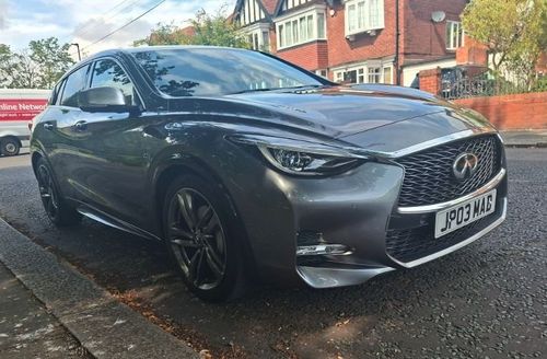 Infiniti Q30