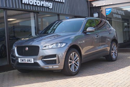 Jaguar F Pace