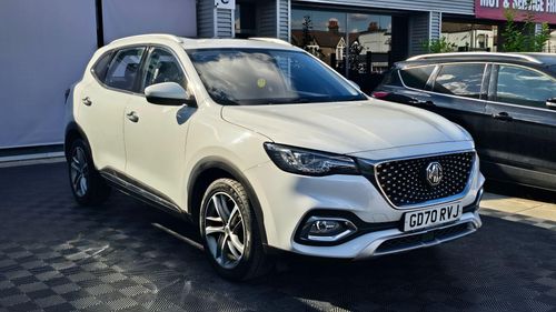MG HS