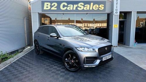 Jaguar F Pace