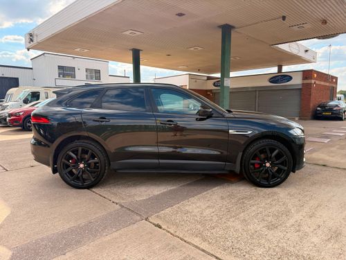 Jaguar F Pace