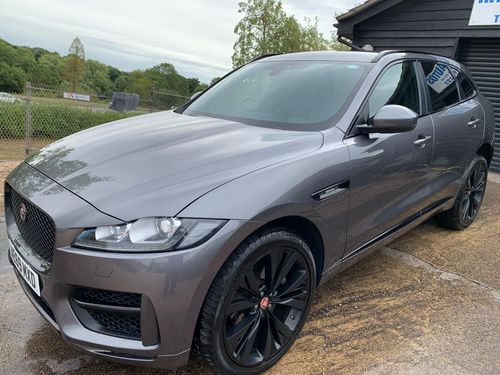 Jaguar F Pace
