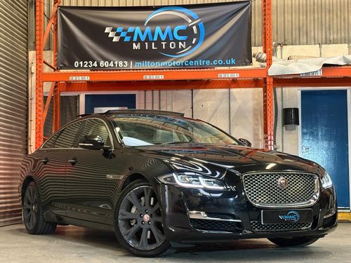 Jaguar XJ