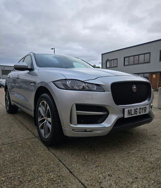 Jaguar F Pace