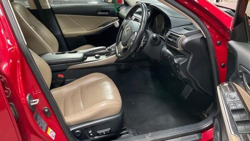 Lexus IS