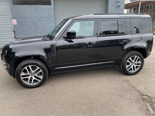 Land Rover Defender 110