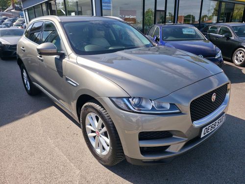 Jaguar F Pace