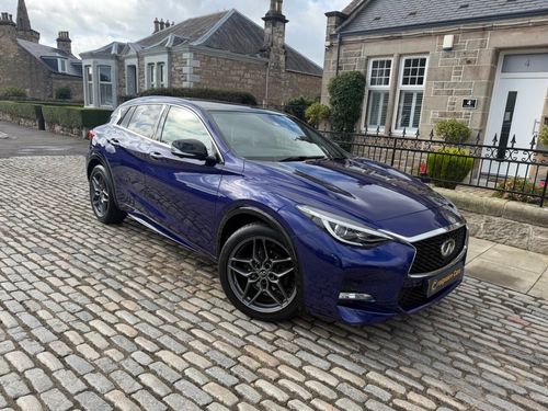 Infiniti Q30