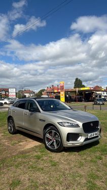 Jaguar F Pace