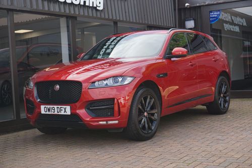 Jaguar F Pace