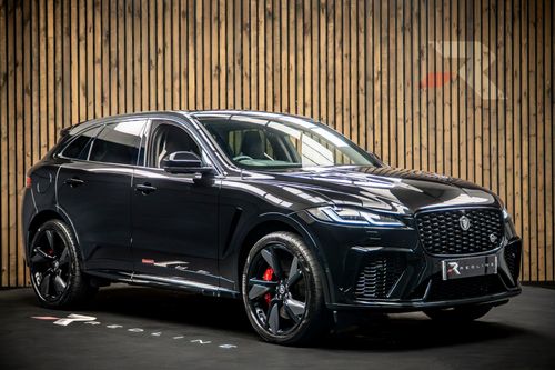 Jaguar F Pace