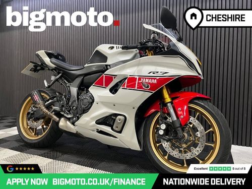 Yamaha R7