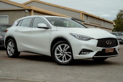 Infiniti Q30