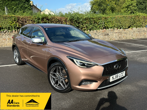Infiniti Q30