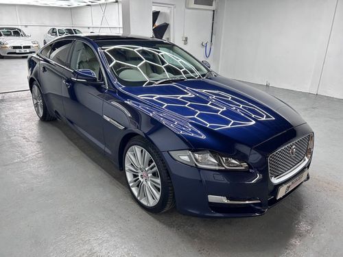 Jaguar XJ