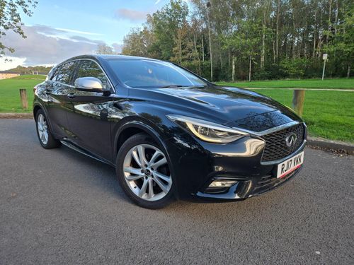 Infiniti Q30