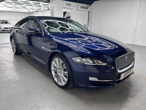 Jaguar XJ