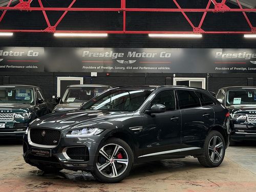 Jaguar F Pace