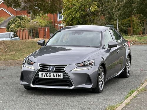 Lexus IS