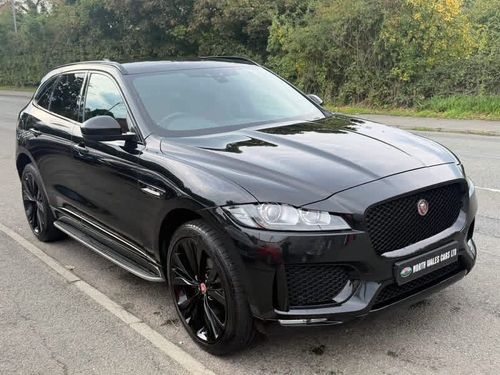 Jaguar F Pace
