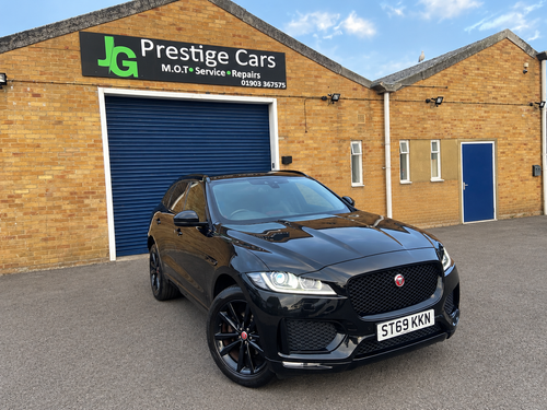 Jaguar F Pace