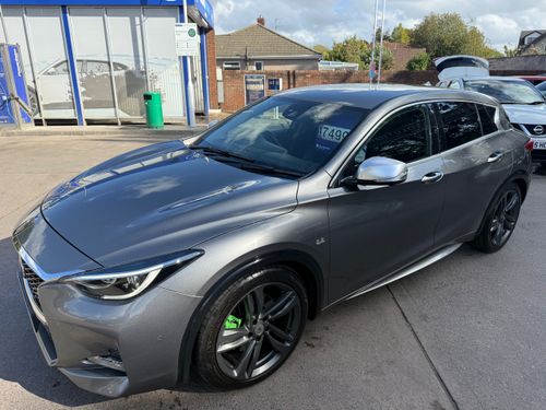 Infiniti Q30