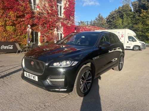 Jaguar F Pace