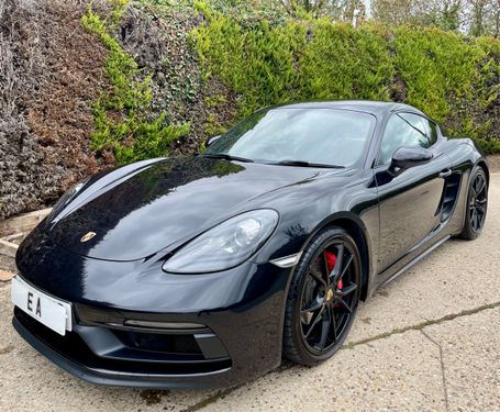 Porsche 718 Cayman