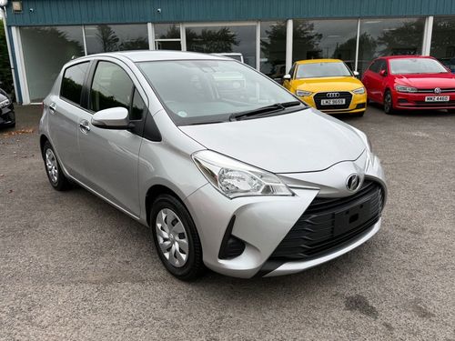 Toyota YARIS HATCHBACK