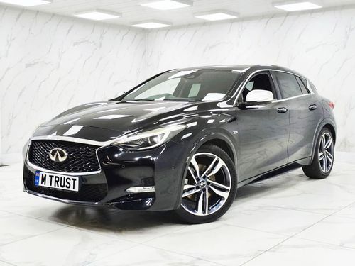 Infiniti Q30