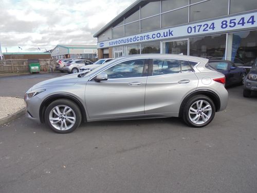 Infiniti Q30