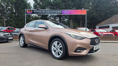 Infiniti Q30