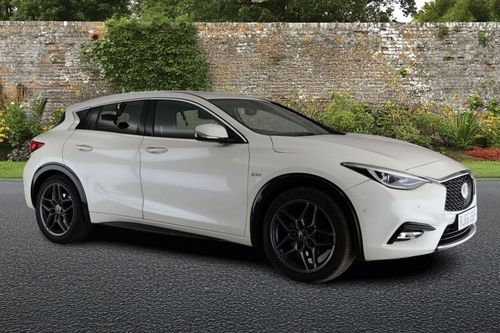 Infiniti Q30