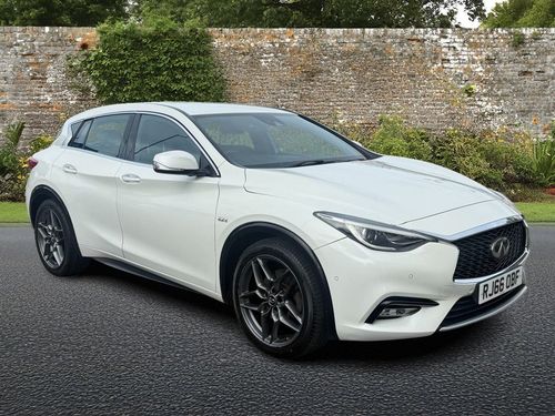 Infiniti Q30