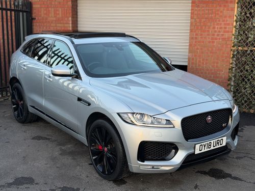 Jaguar F Pace