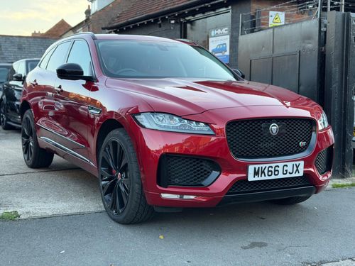 Jaguar F Pace